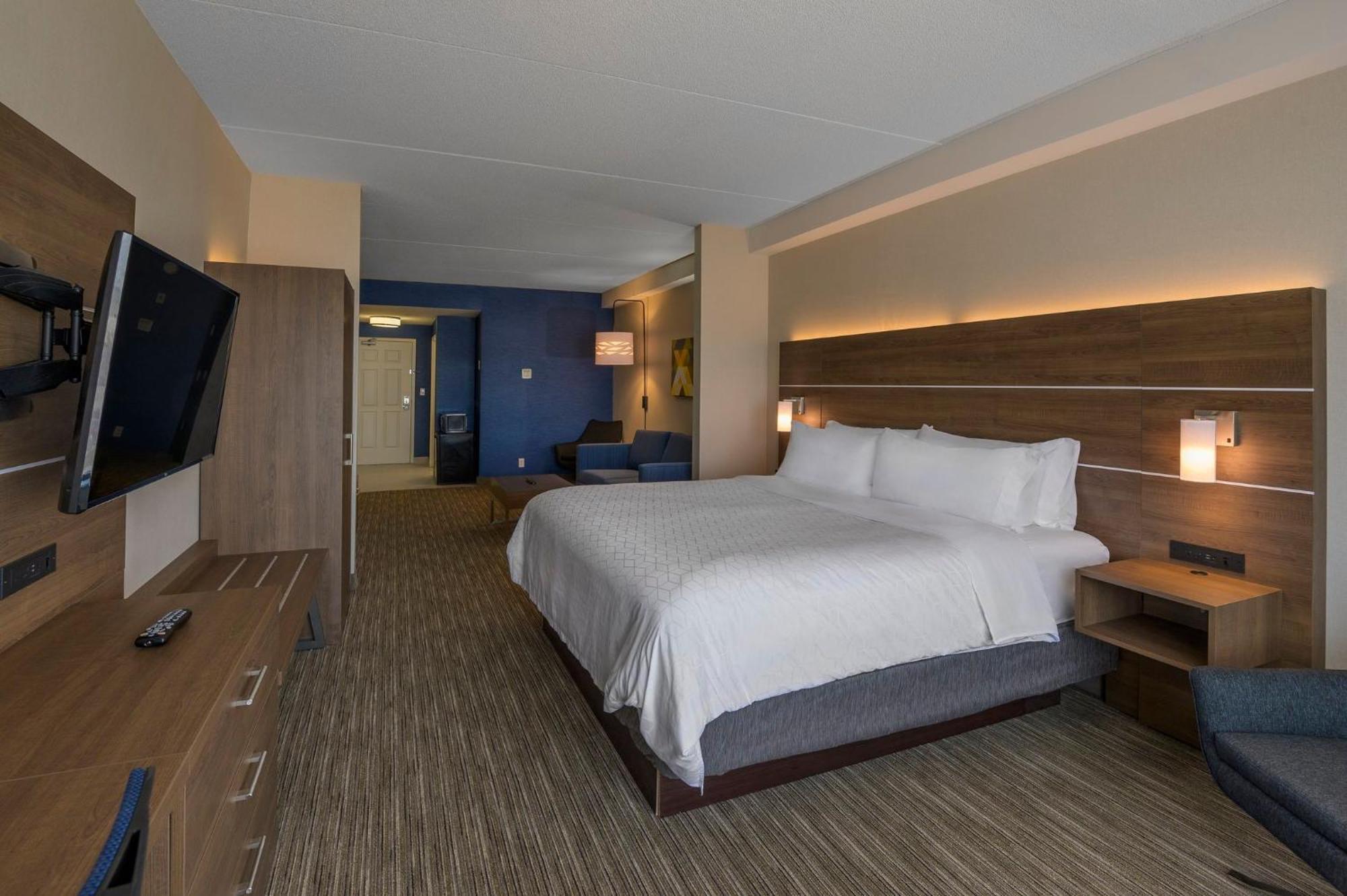 Holiday Inn Express Hotel & Suites North Bay By Ihg Exterior photo